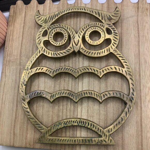 Owl Vintage Gold Tone Brass Etched Trivet - Picture 1 of 5